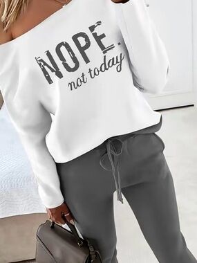 Chic Me Fleece Sweatshirt & Gray Joggers Set Size XL